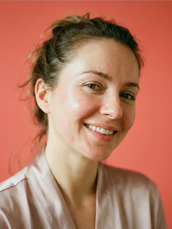 Natural looking result of Deep Plane Facelift and Fractional Laser package at AKM Clinic Turkey showing glowing skin texture and defined jawline